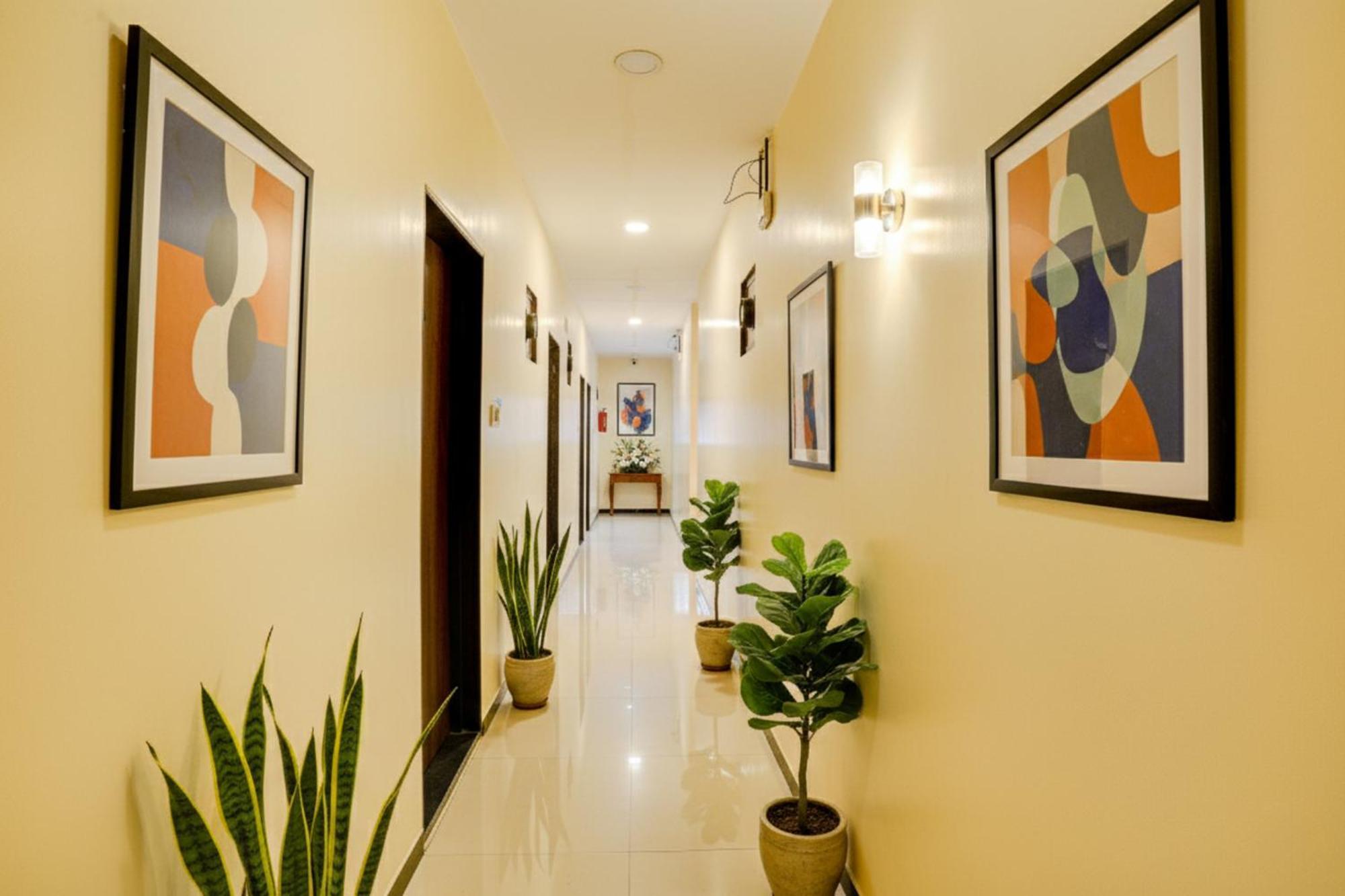 Hotel Fabhotel Prakash - Nr International Airport
