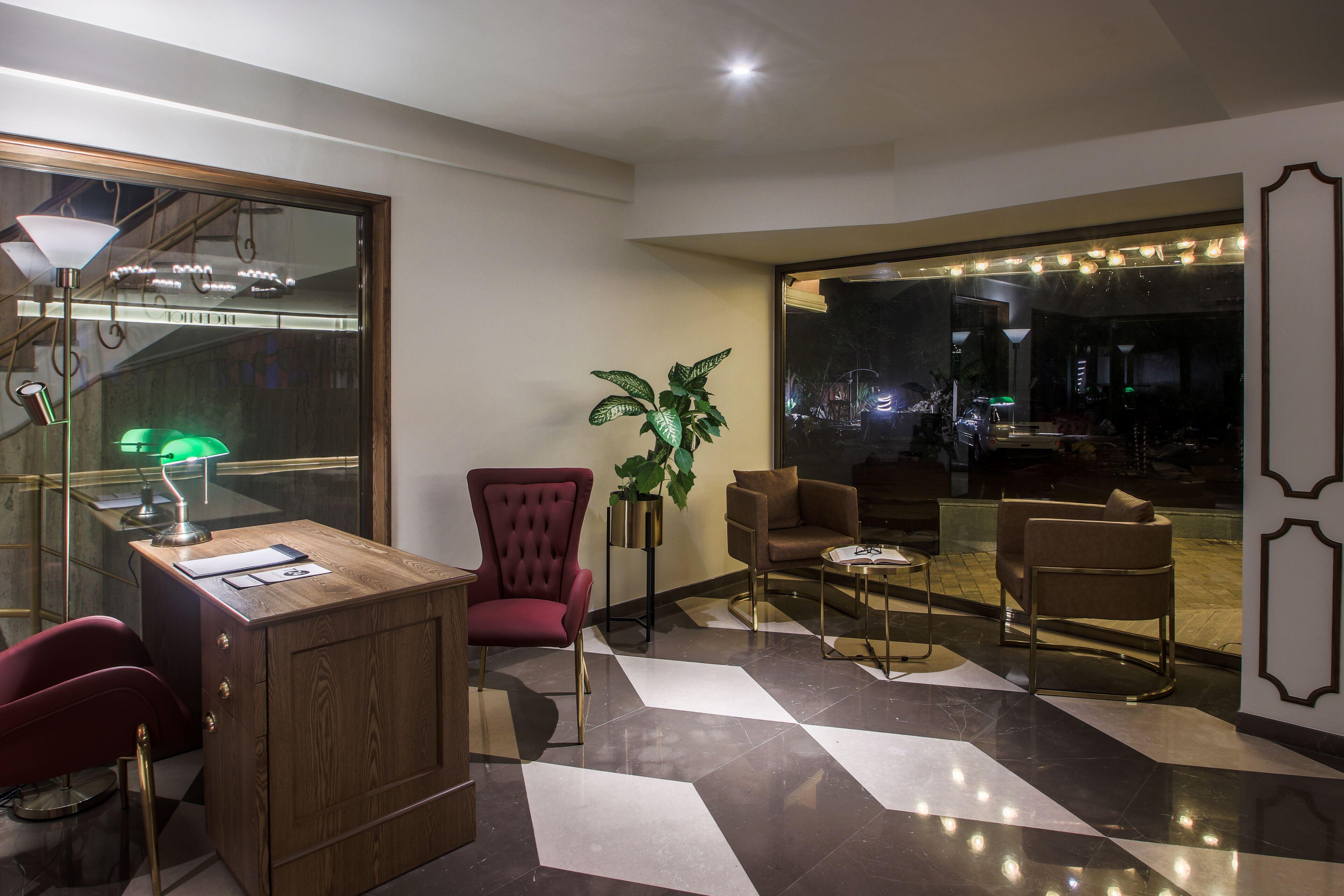 T24 Retro Hotel