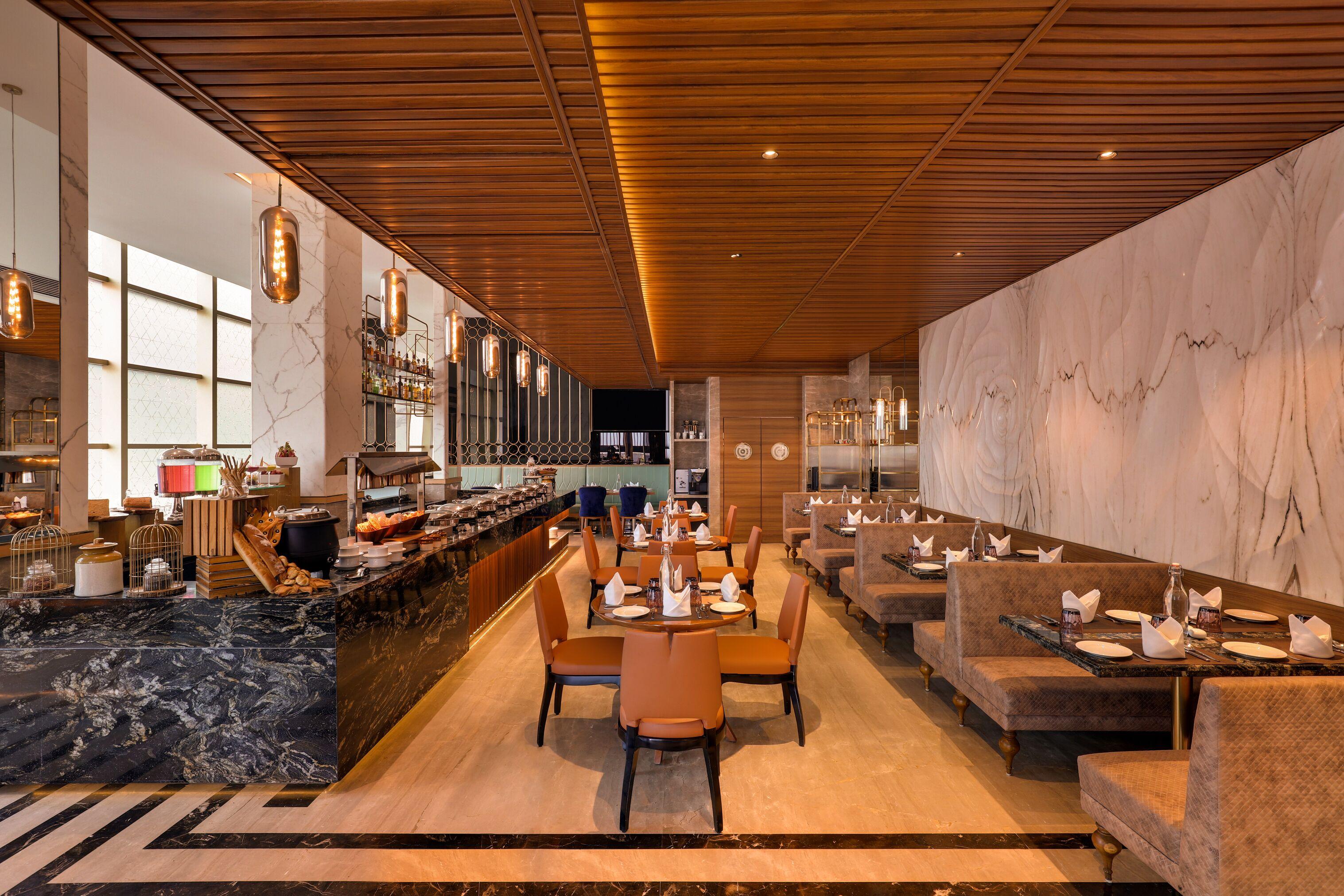 Hotel Lemon Tree Premier, Malad, 4*