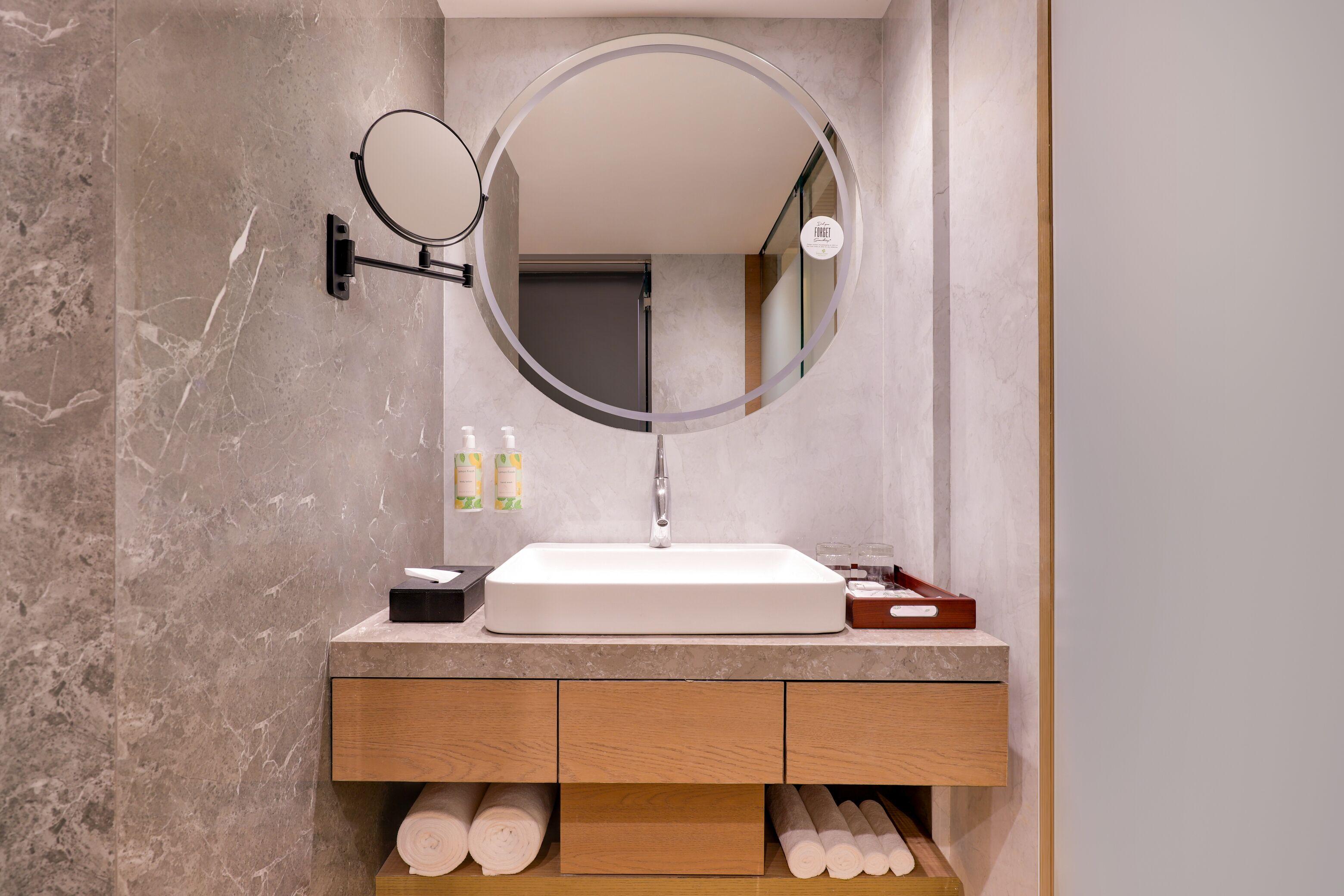 Lemon Tree Premier, Malad, 4* Mumbai