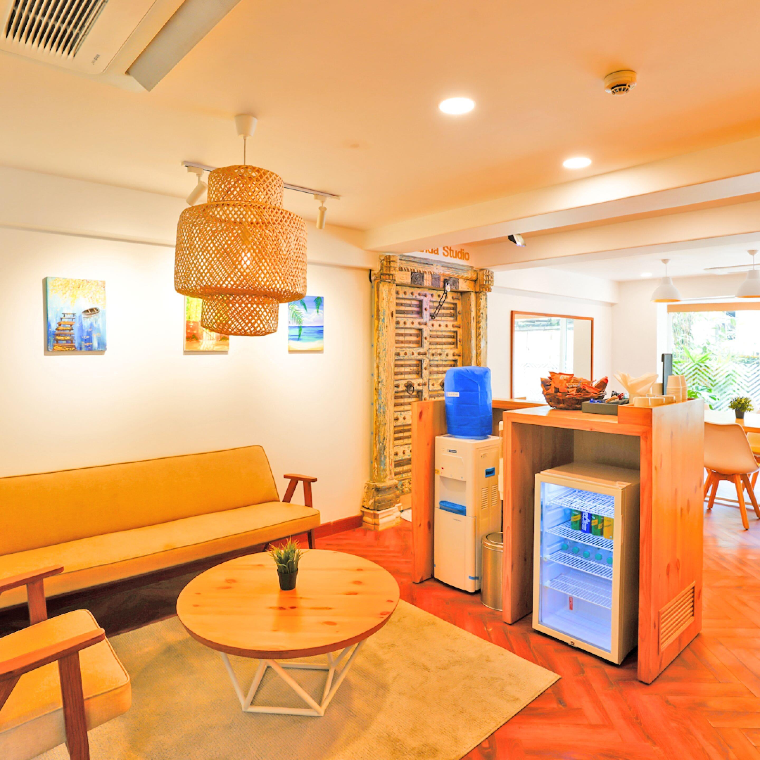 Bloom Boutique L Bandra