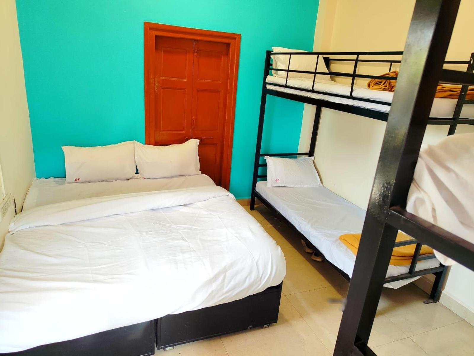 Omkar Regency Ac Goregaon West Guest house Mumbai