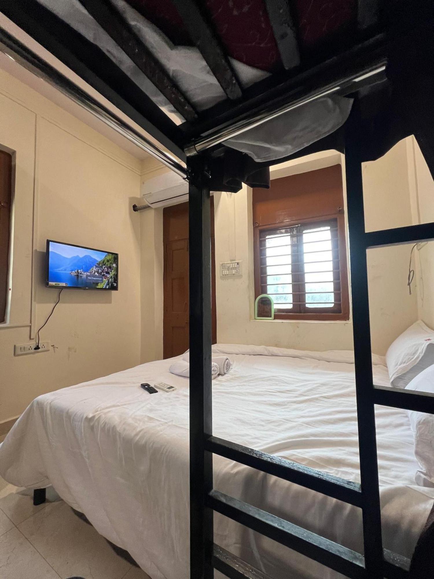 Omkar Regency Ac Goregaon West