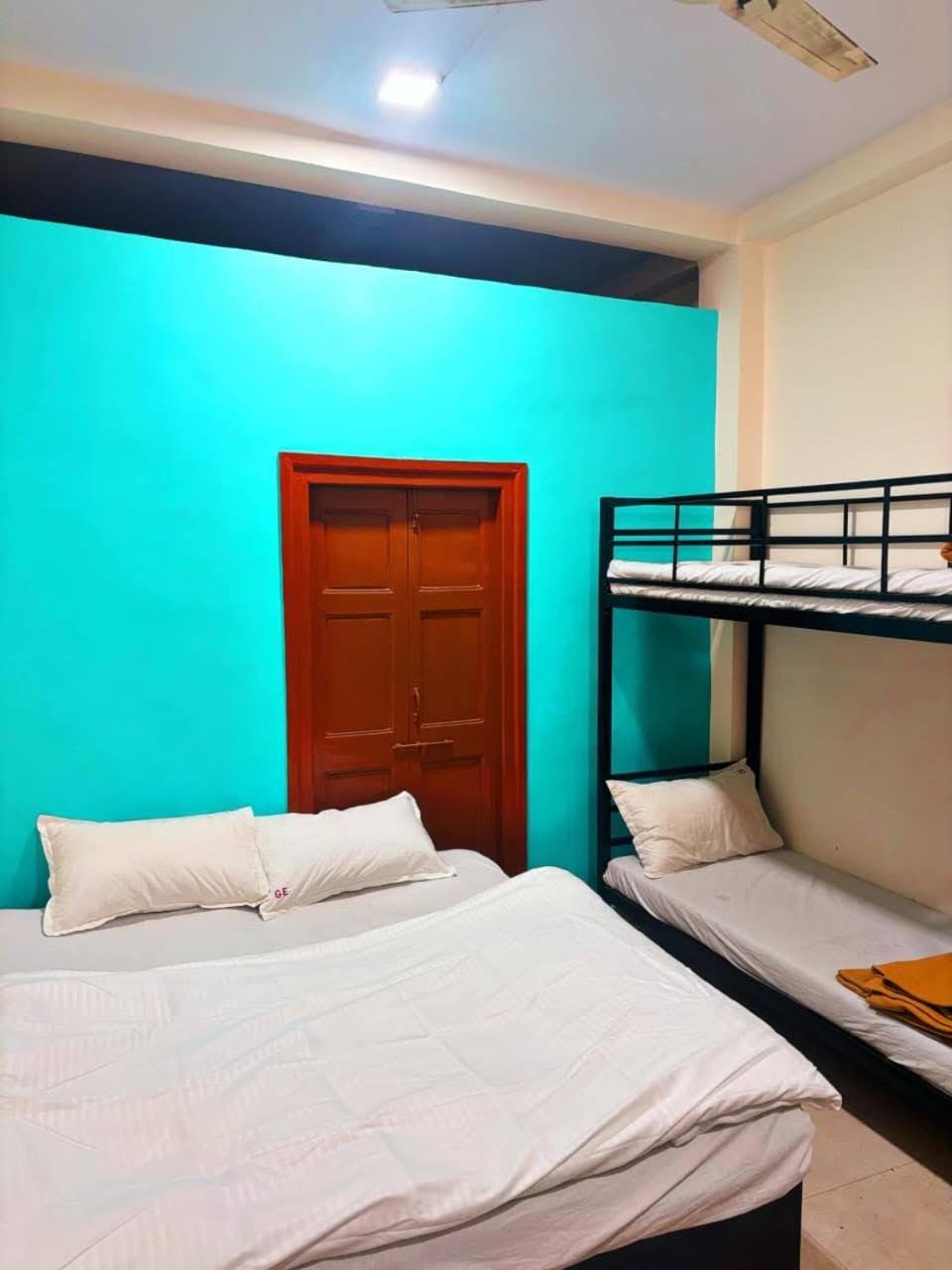 Guest house Omkar Regency Ac Goregaon West