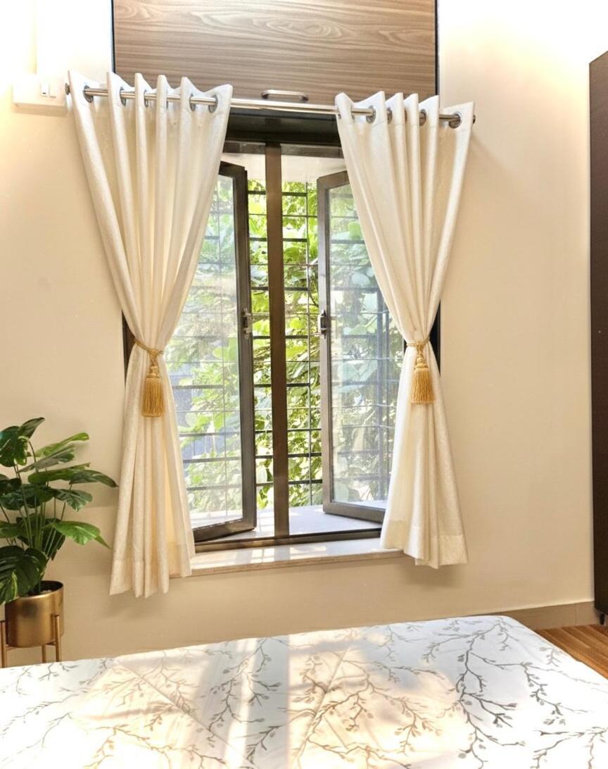 1bhk Balcony Retreat - Gulmohar Road, Juhu * Mumbai