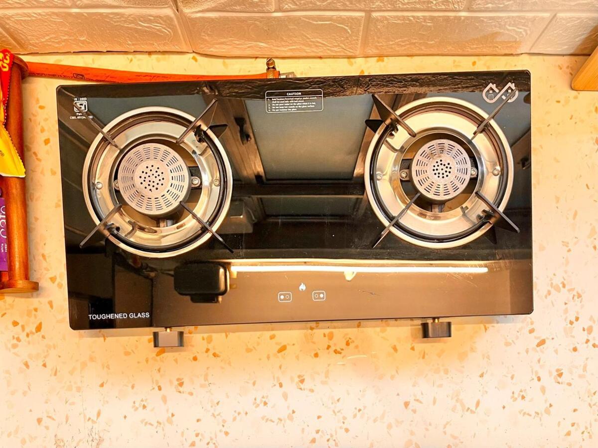 Apartment 1bhk Balcony Retreat - Gulmohar Road, Juhu *