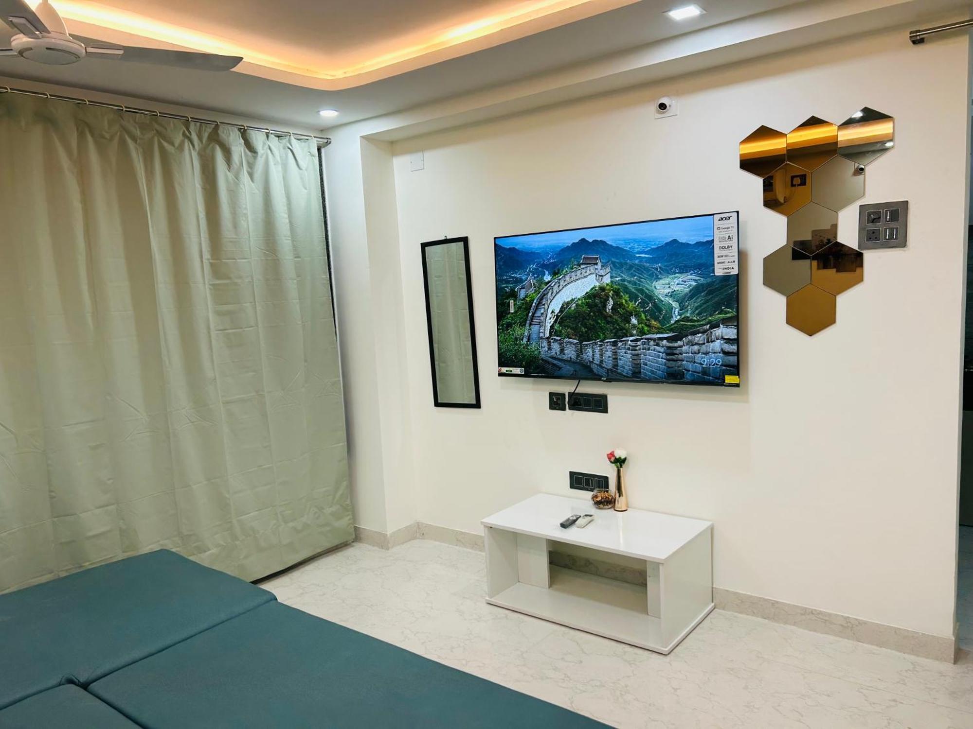 2 Bhk & Hiranandani View H Floor