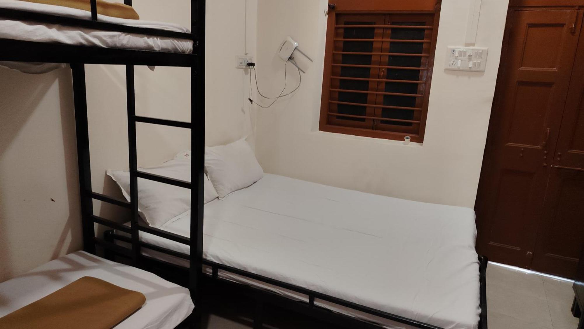 Omkar Regency Ac Goregaon West Guest house *