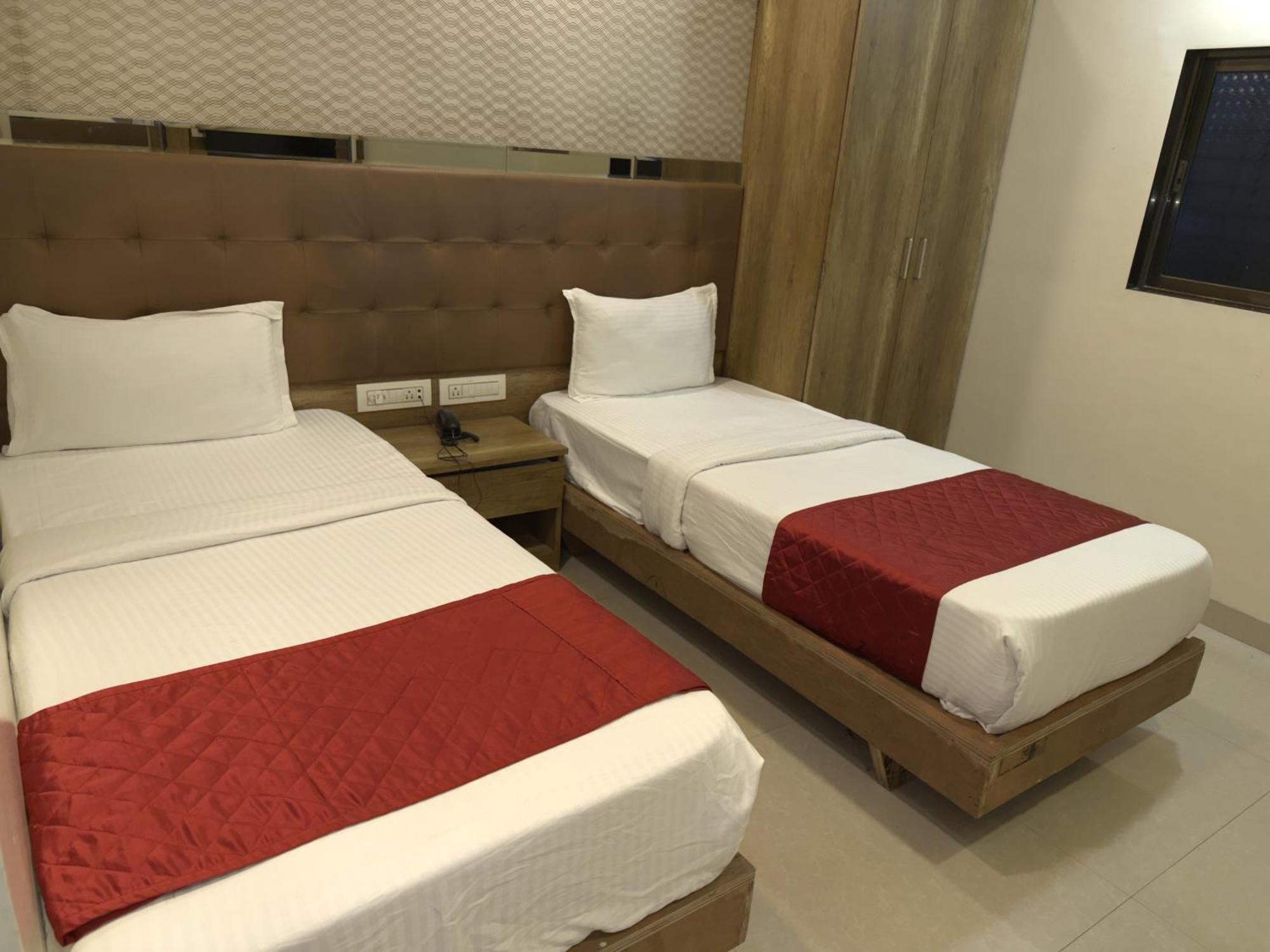 Hometown Near Us Embassy Bkc Mumbai