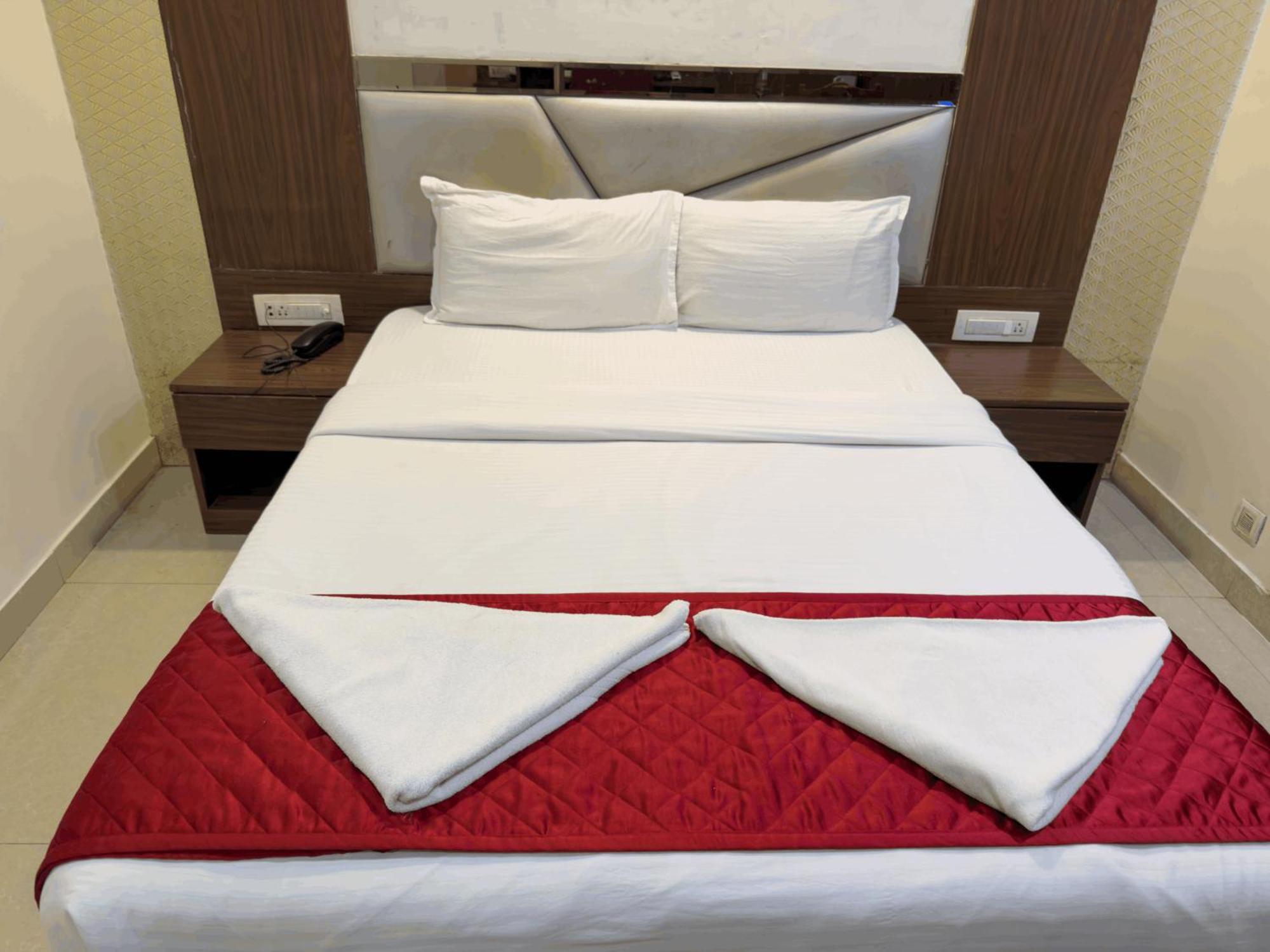 Hotel Hometown Near Us Embassy Bkc 3*