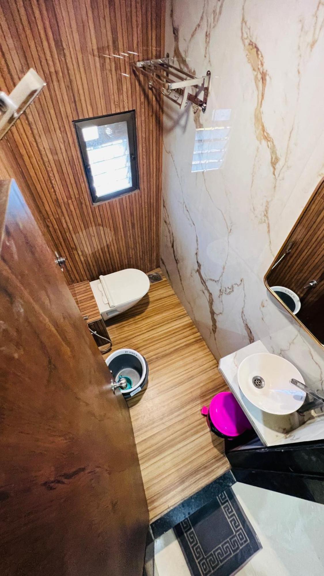 U Life Guest house