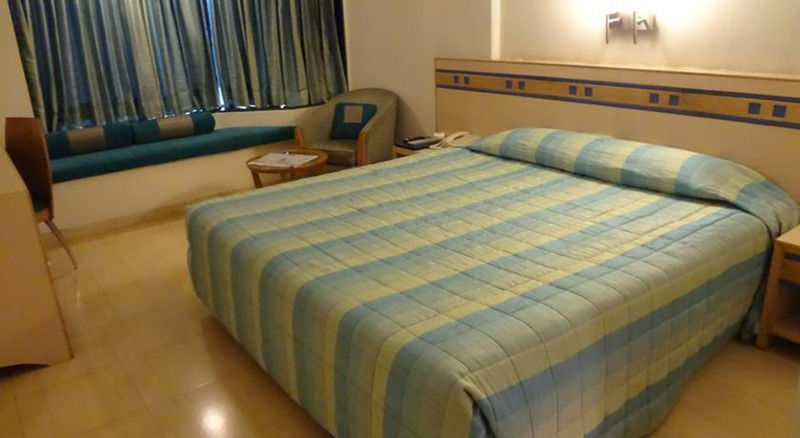 Hotel Suncity Residency