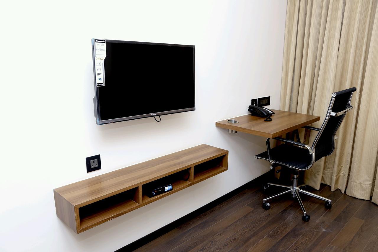 House Andheri East, 3*