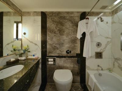 Marine Plaza Hotel 5*