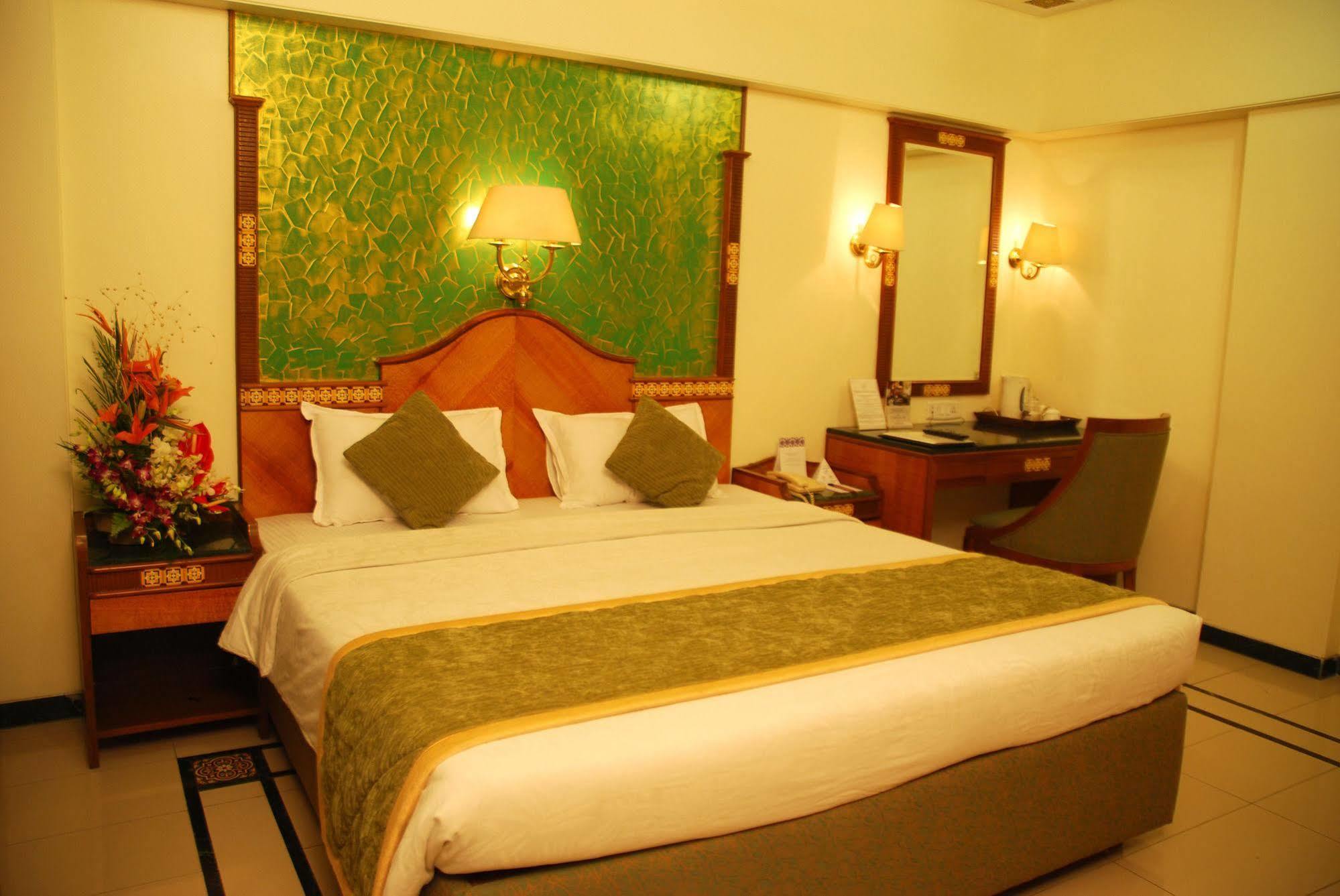 Hotel The International By Tunga 3*