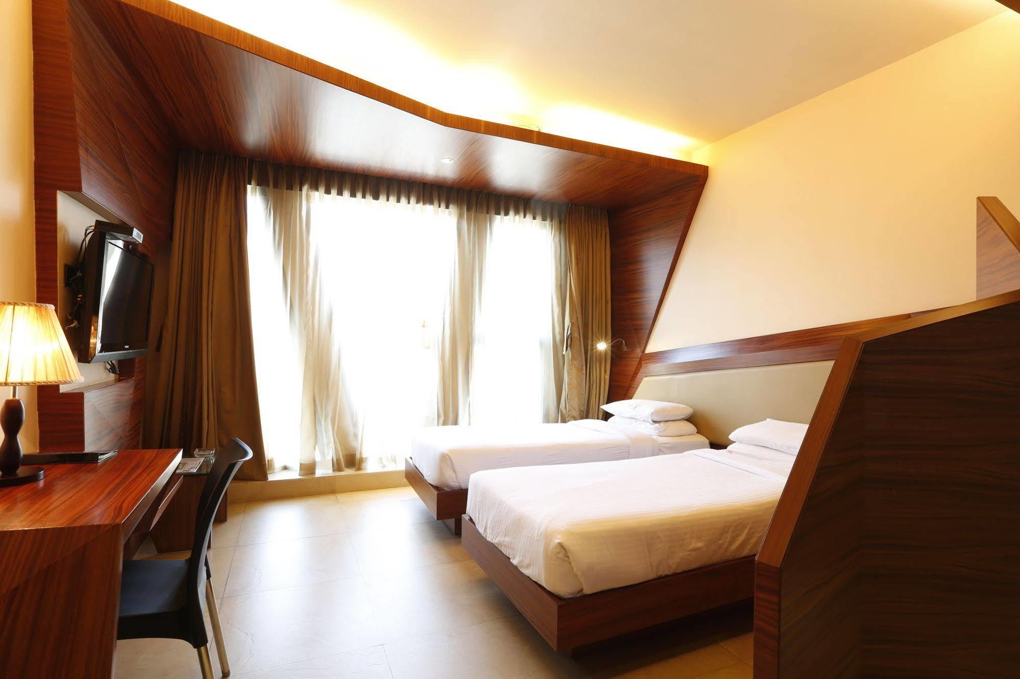 Dragonfly - The Art 4* Mumbai