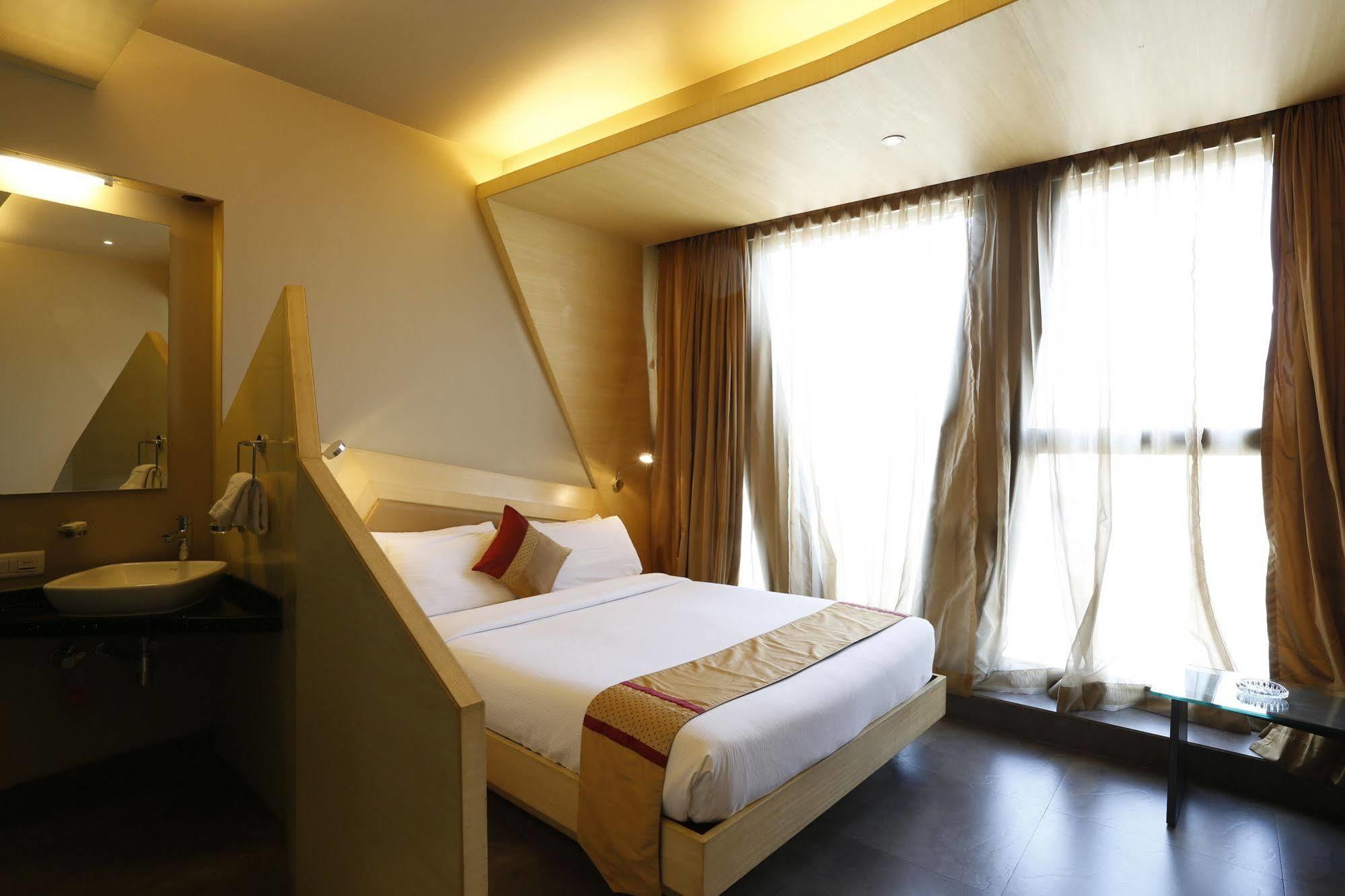 Dragonfly - The Art 4* Mumbai