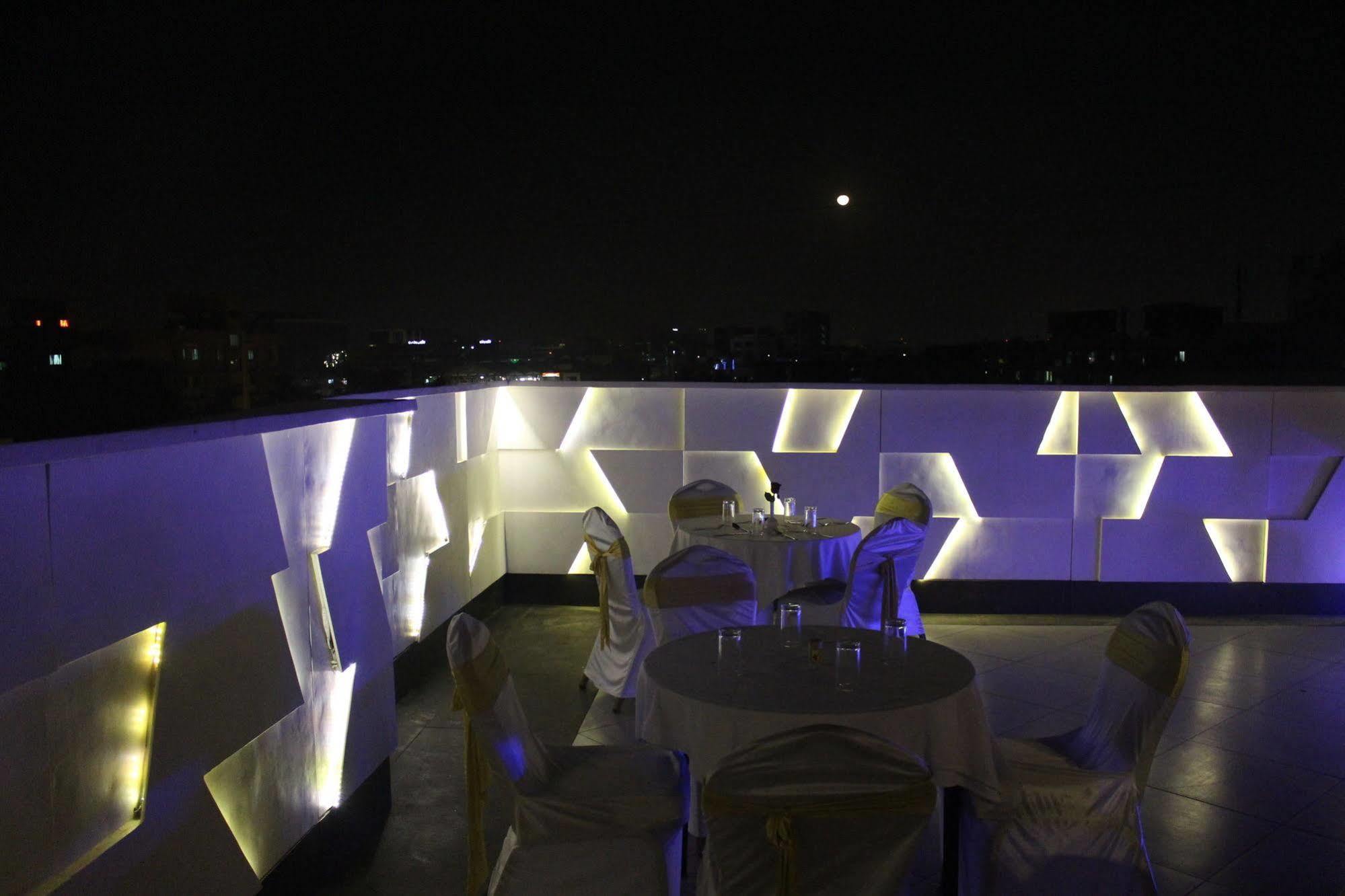 Dragonfly - The Art Hotel
