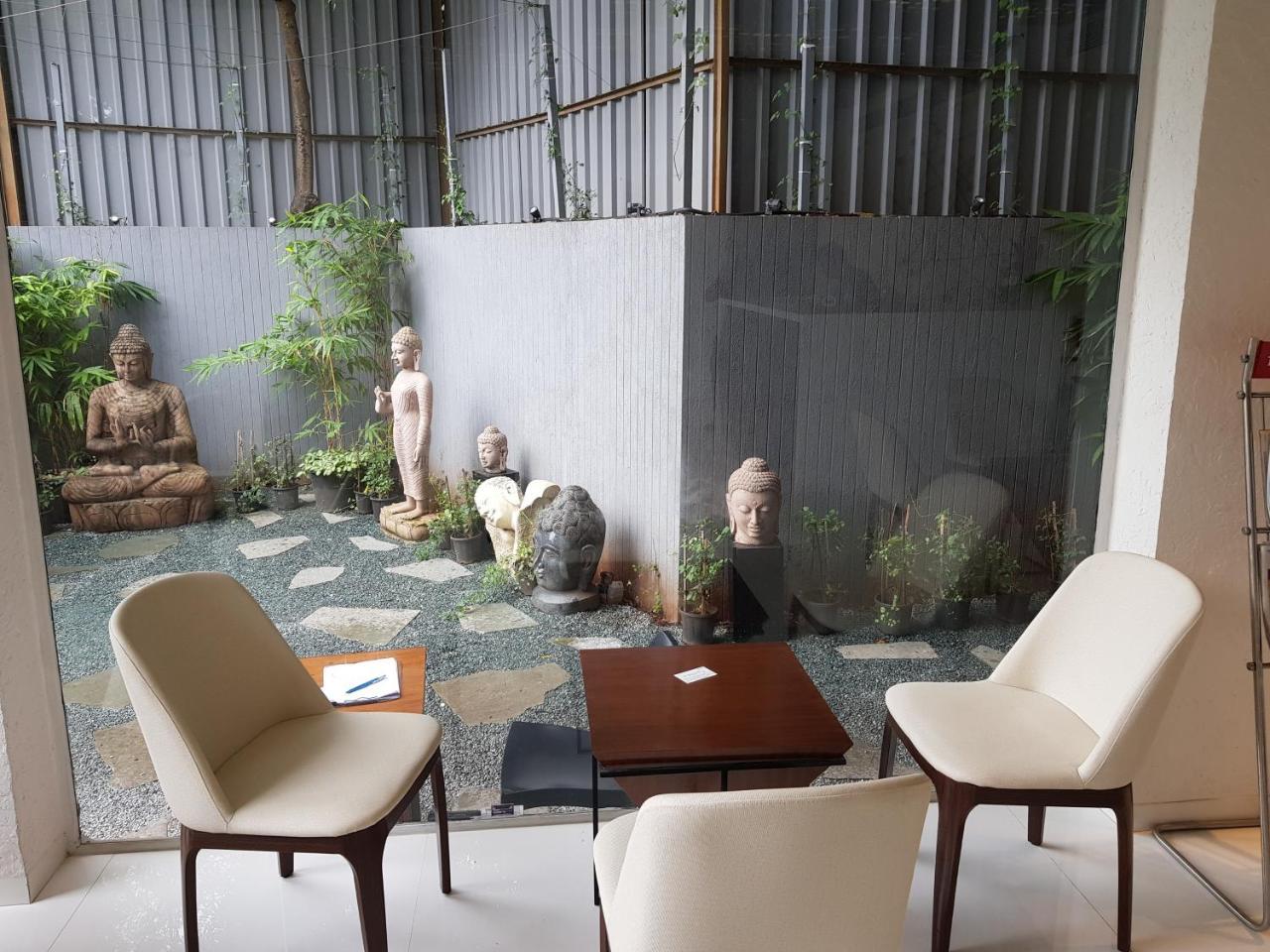 Hotel Dragonfly - The Art Mumbai