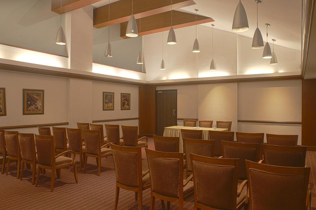 Hotel The Classique Club Mumbai