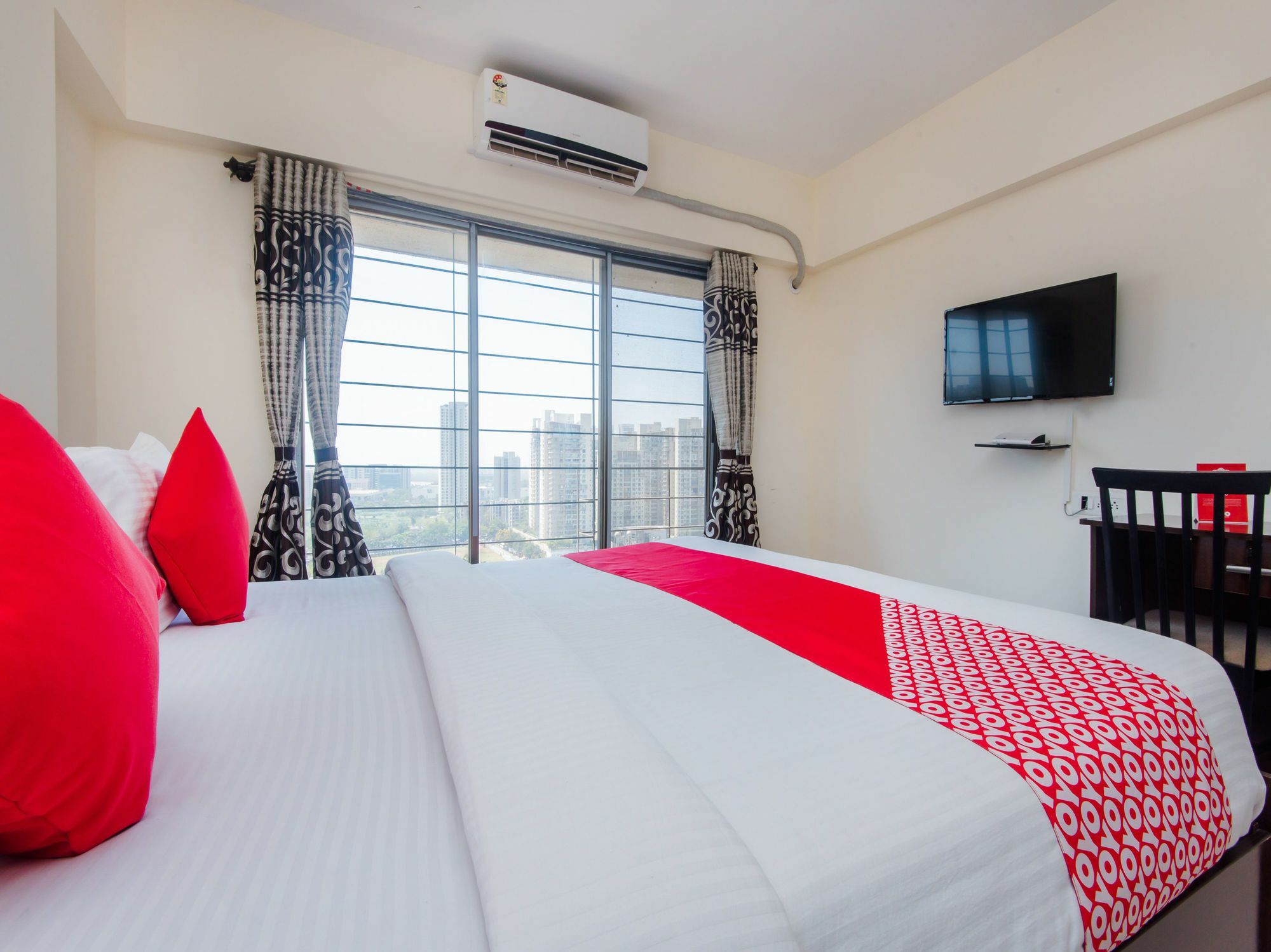 Apartment Oyo 13002 Goregaon West Mumbai