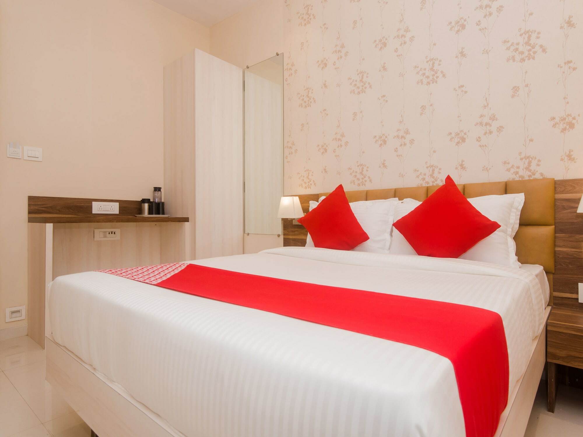 Hotel Fabhotel Grand Heritage - Nr Bkc