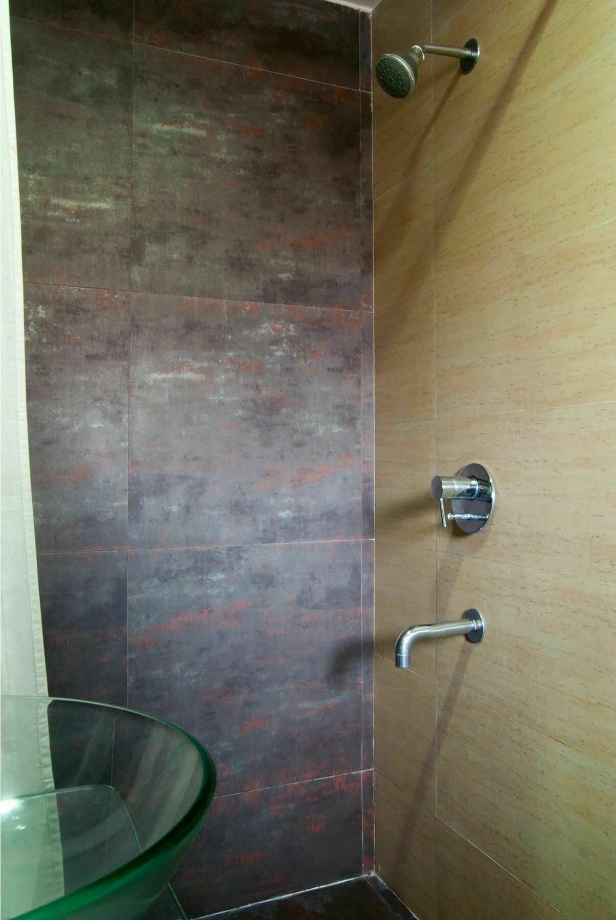 Landmark Serviced Hotel 3*