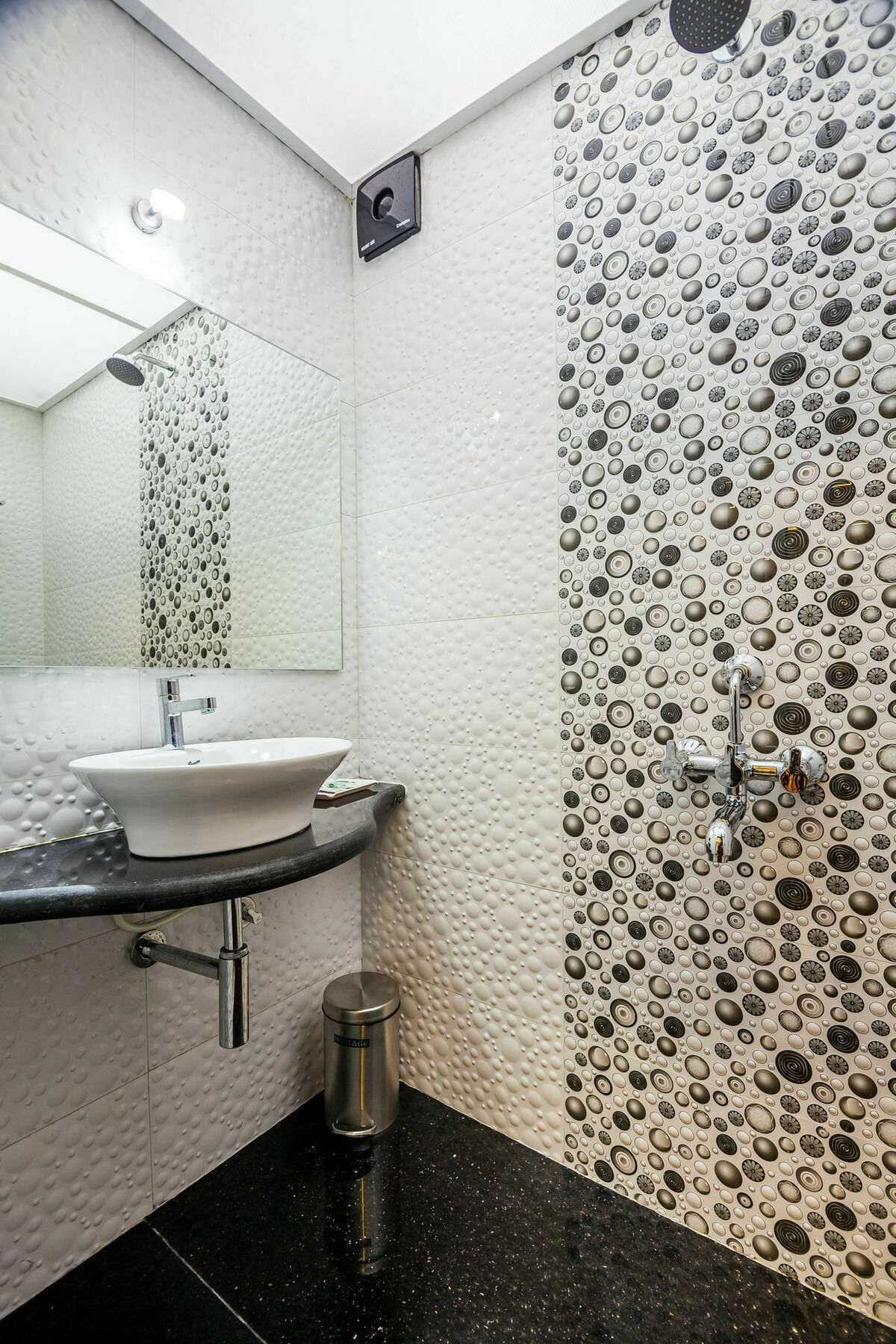 - Dadar Guest house Mumbai