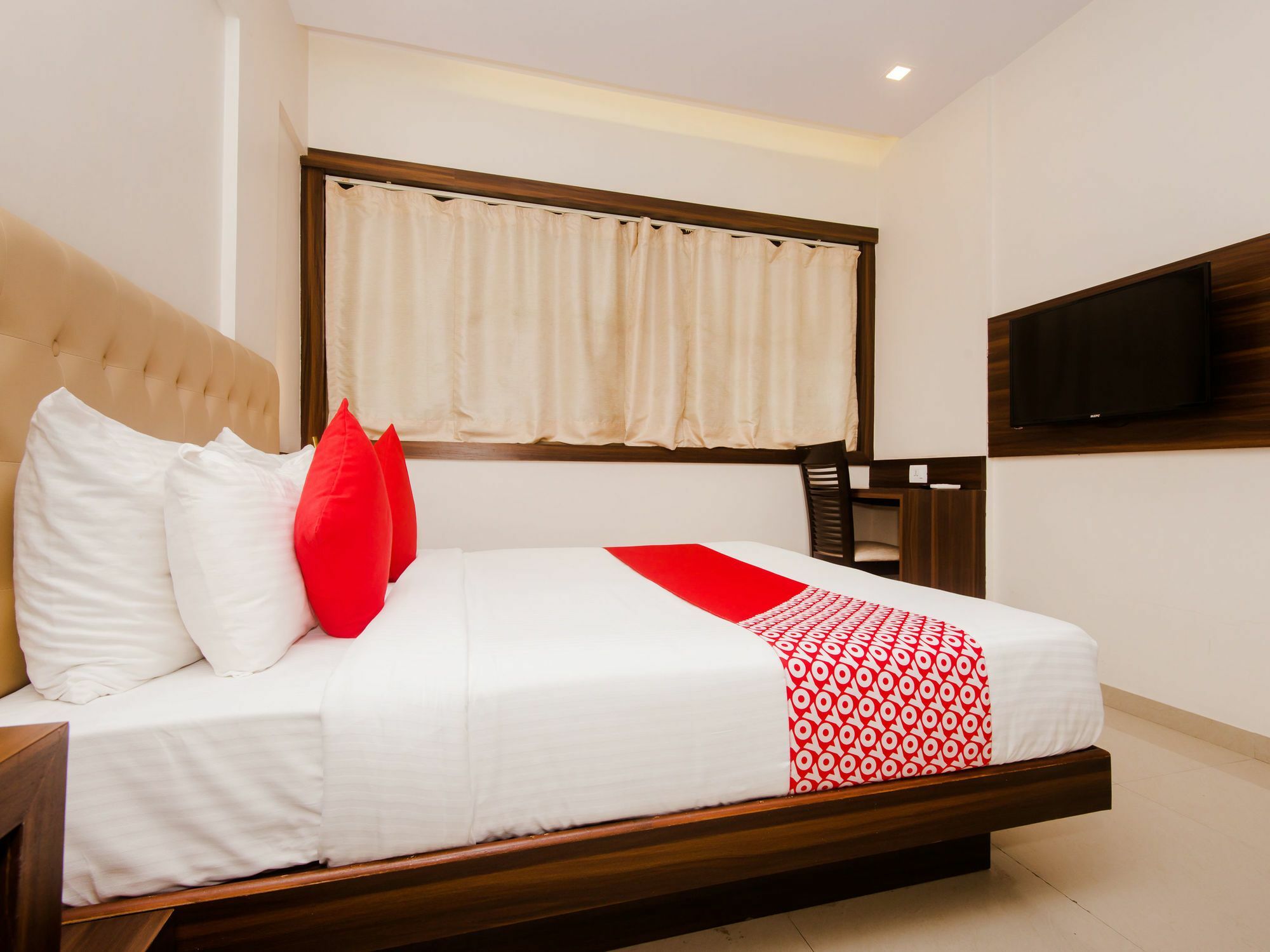 Hotel Oyo 14984 International 3*