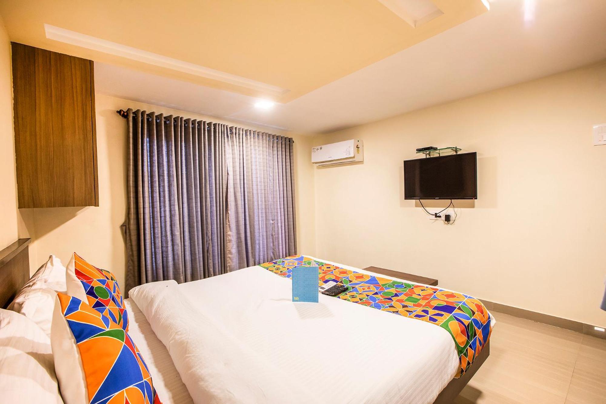 Fabhotel Silver Hotel