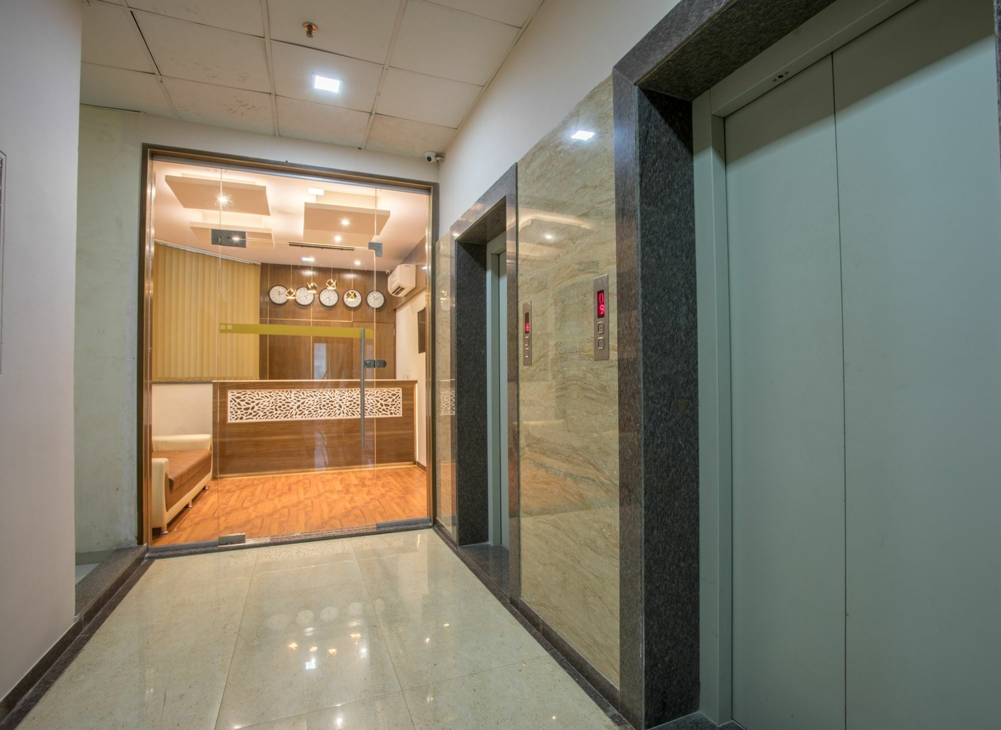 Capital O 60919 Admiral Hotel 3*