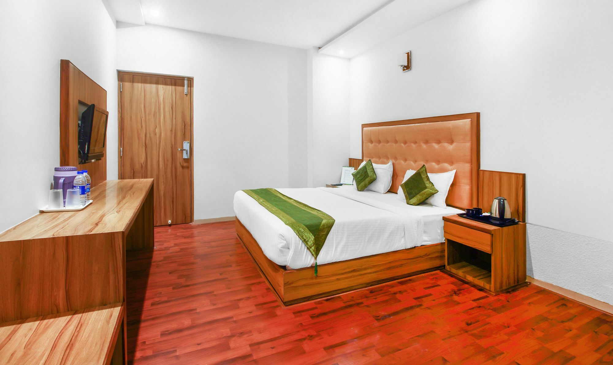 Treebo Pearls Bkc Inn, Mumbai
