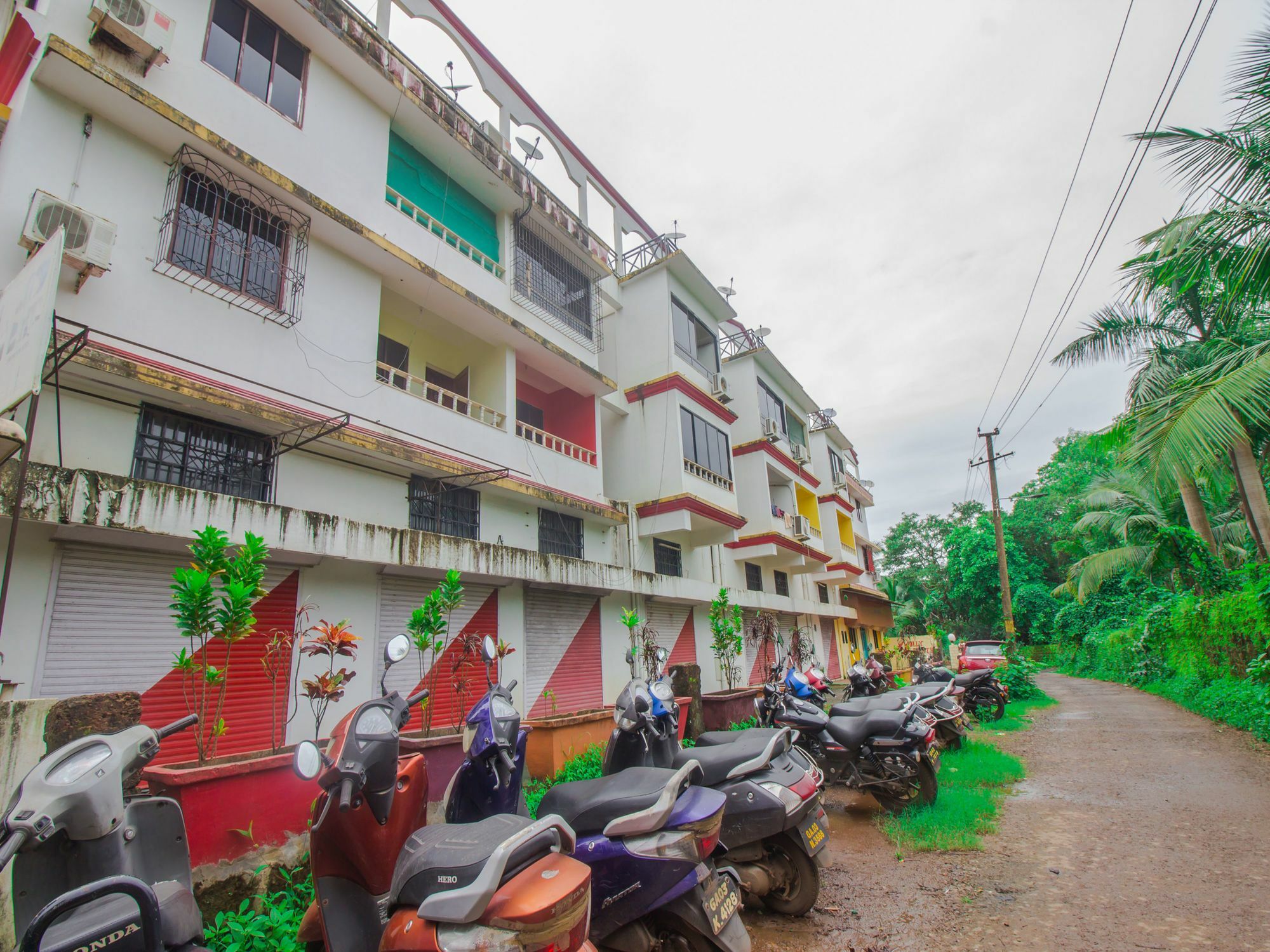 Oyo 17028 Aviva Residency Bombaim