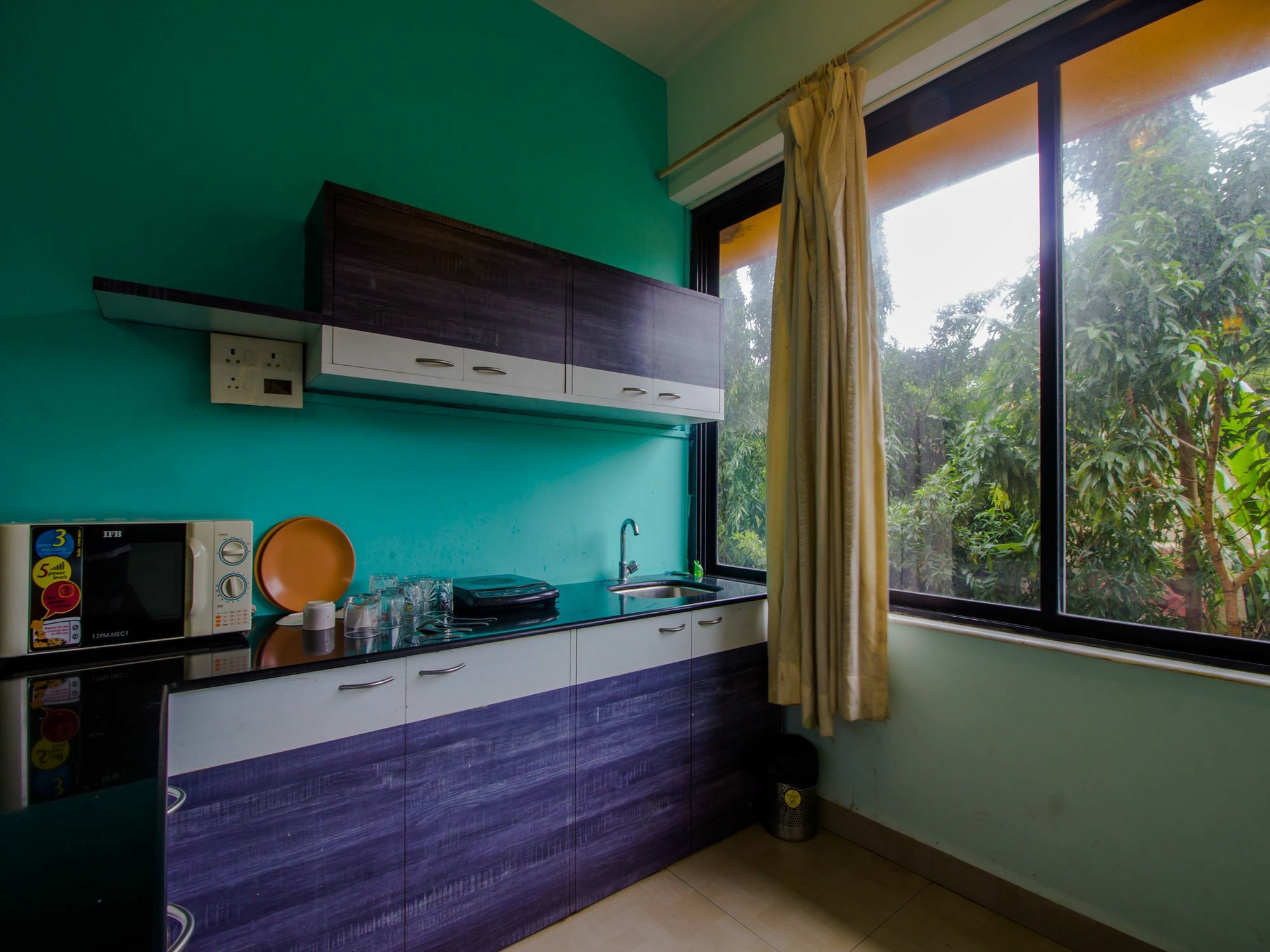 Oyo 17028 Aviva Residency Bombaim