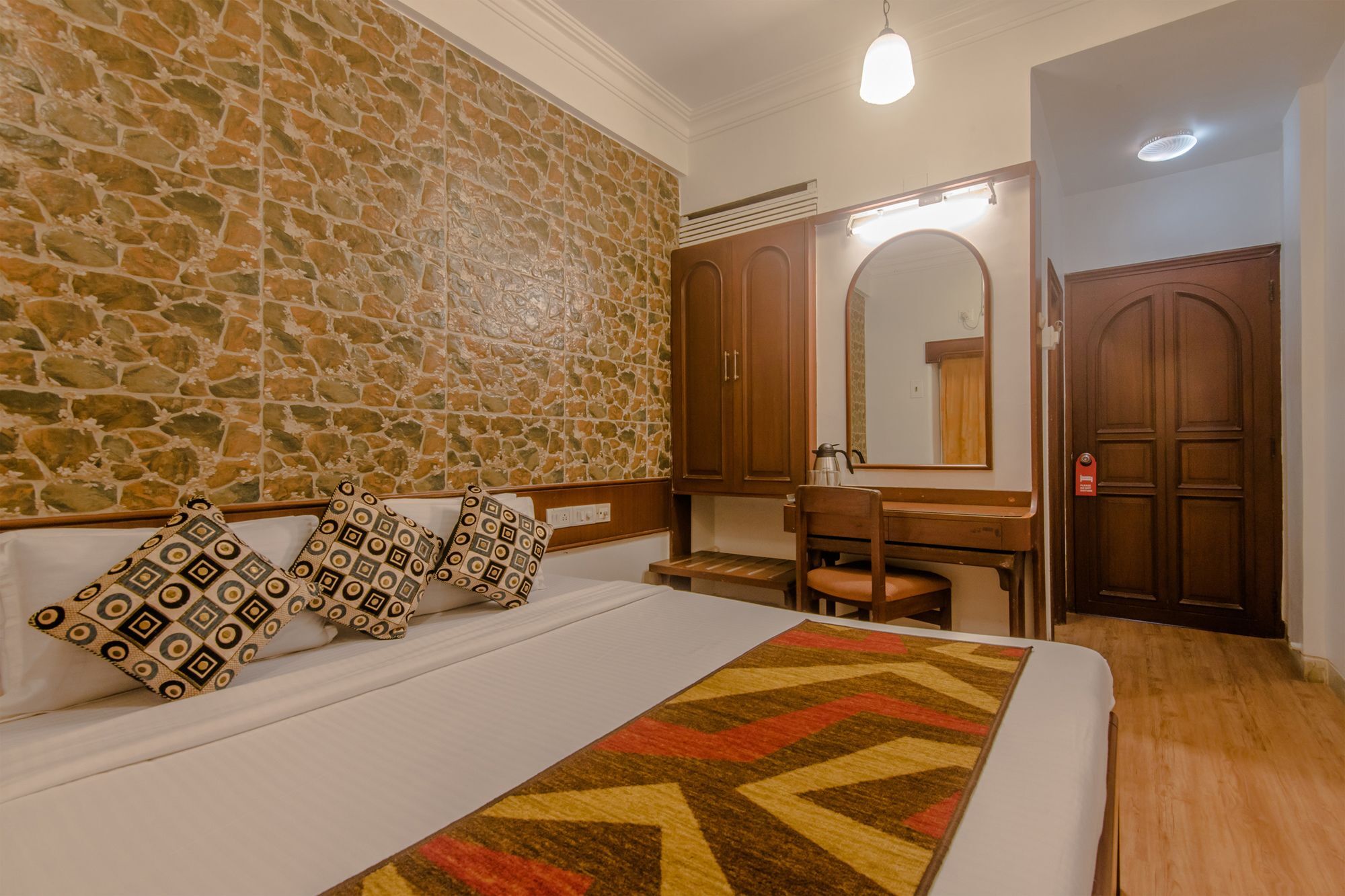 Hotel Mogul Palace - Near Masjid Bunder 3*