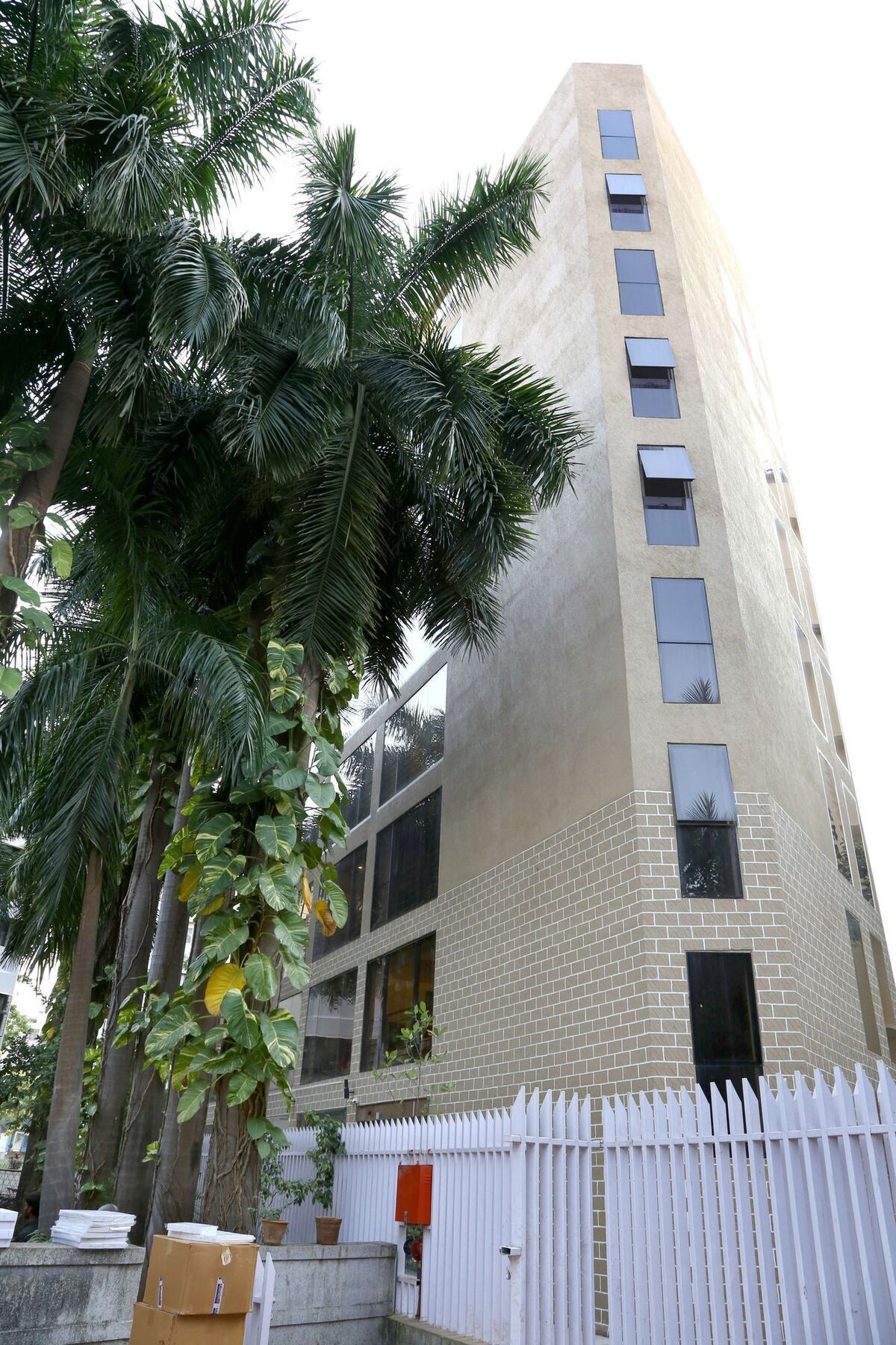House Andheri East, Hotel Mumbai