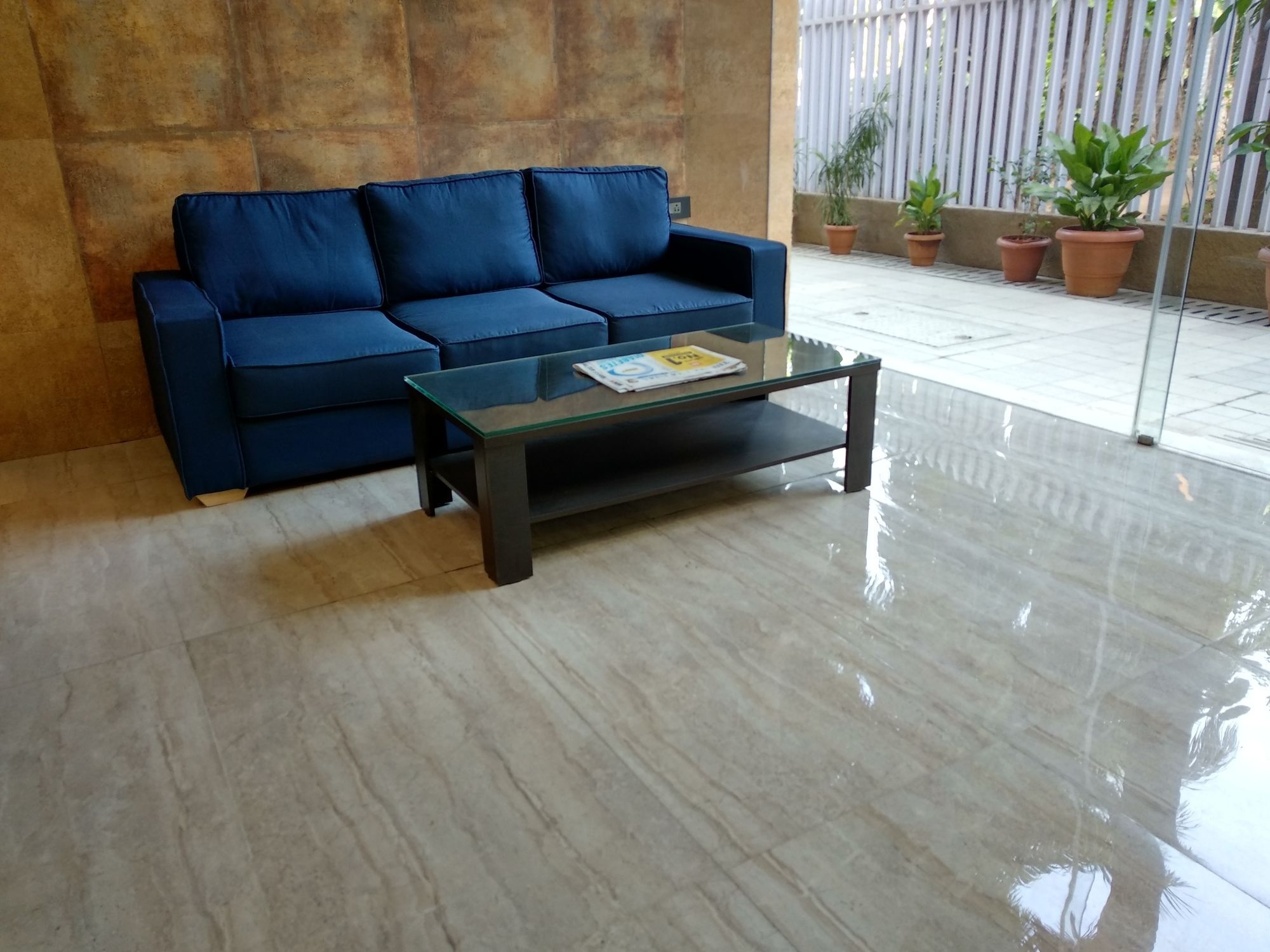 House Andheri East, Hotel