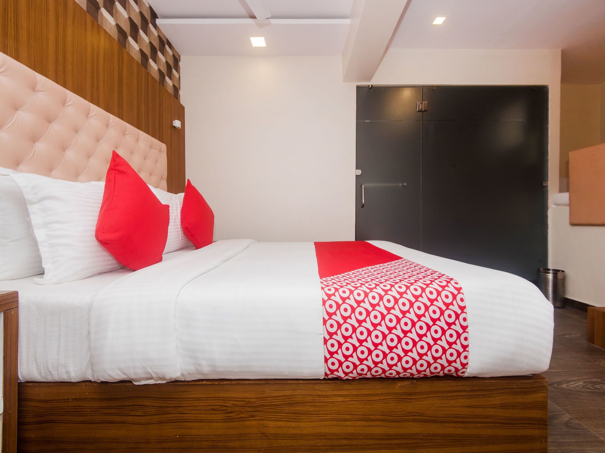 Oyo 15732 Qubestay Airport Apartment