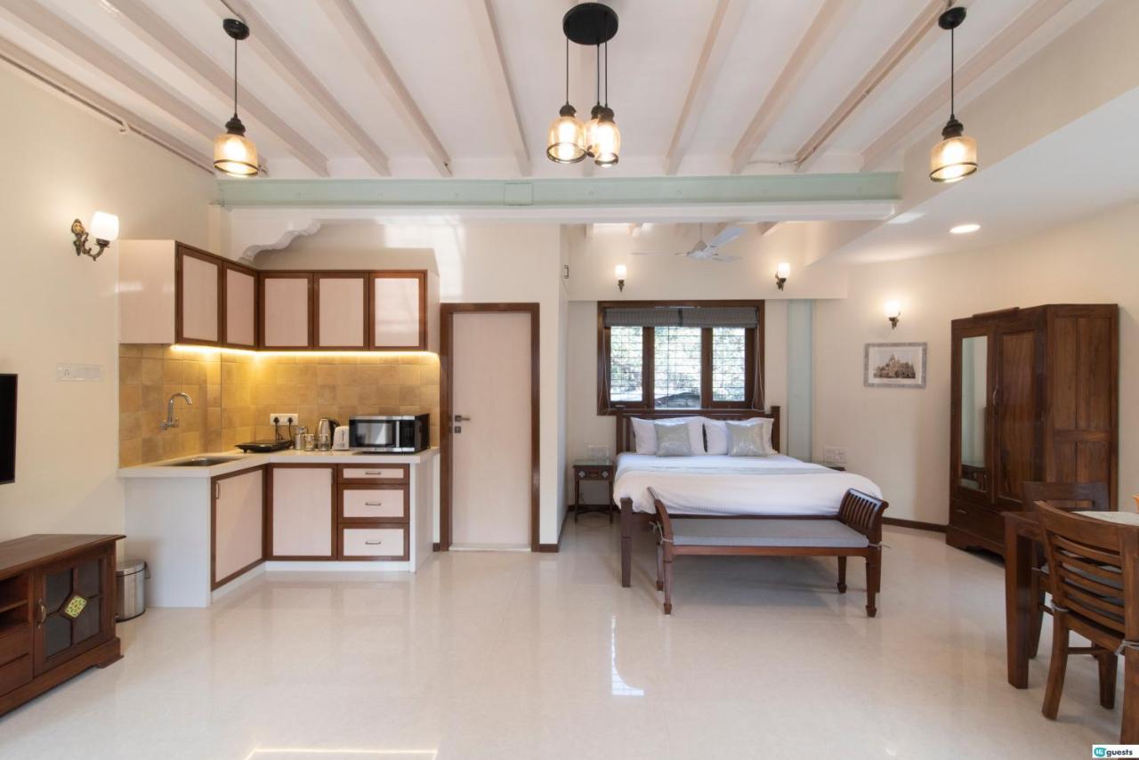 Homestay Higuests Vacation - Colaba Mumbai