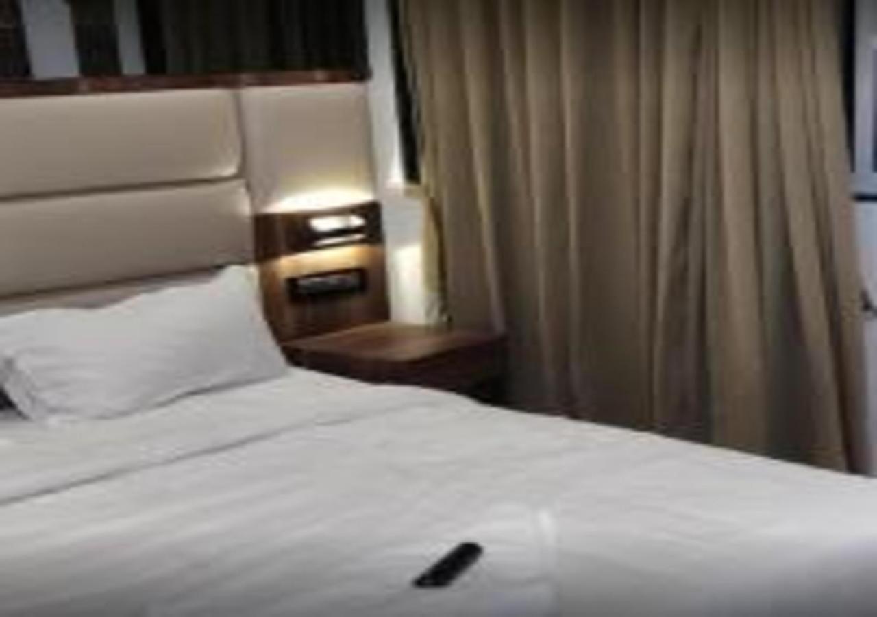 Meriton International Airport T-2 Hotel 2*